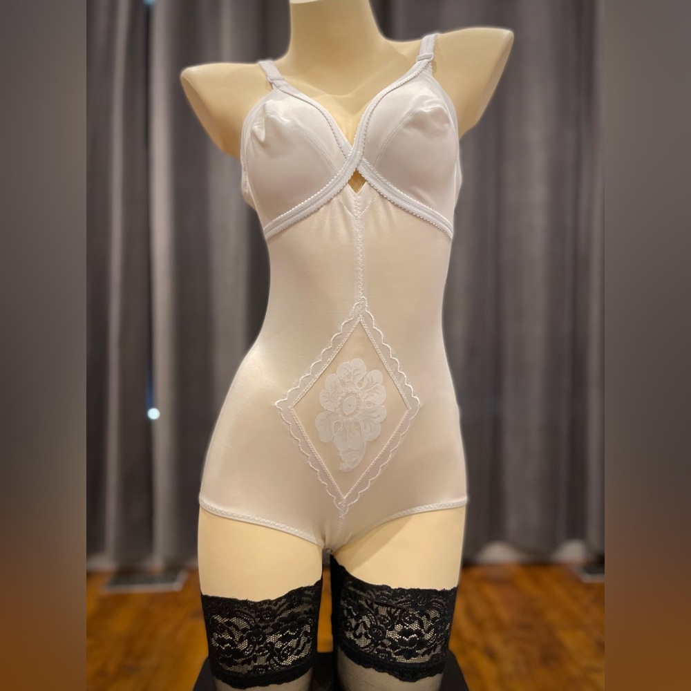 Vintage Exquisite Form bodysuit shapewear